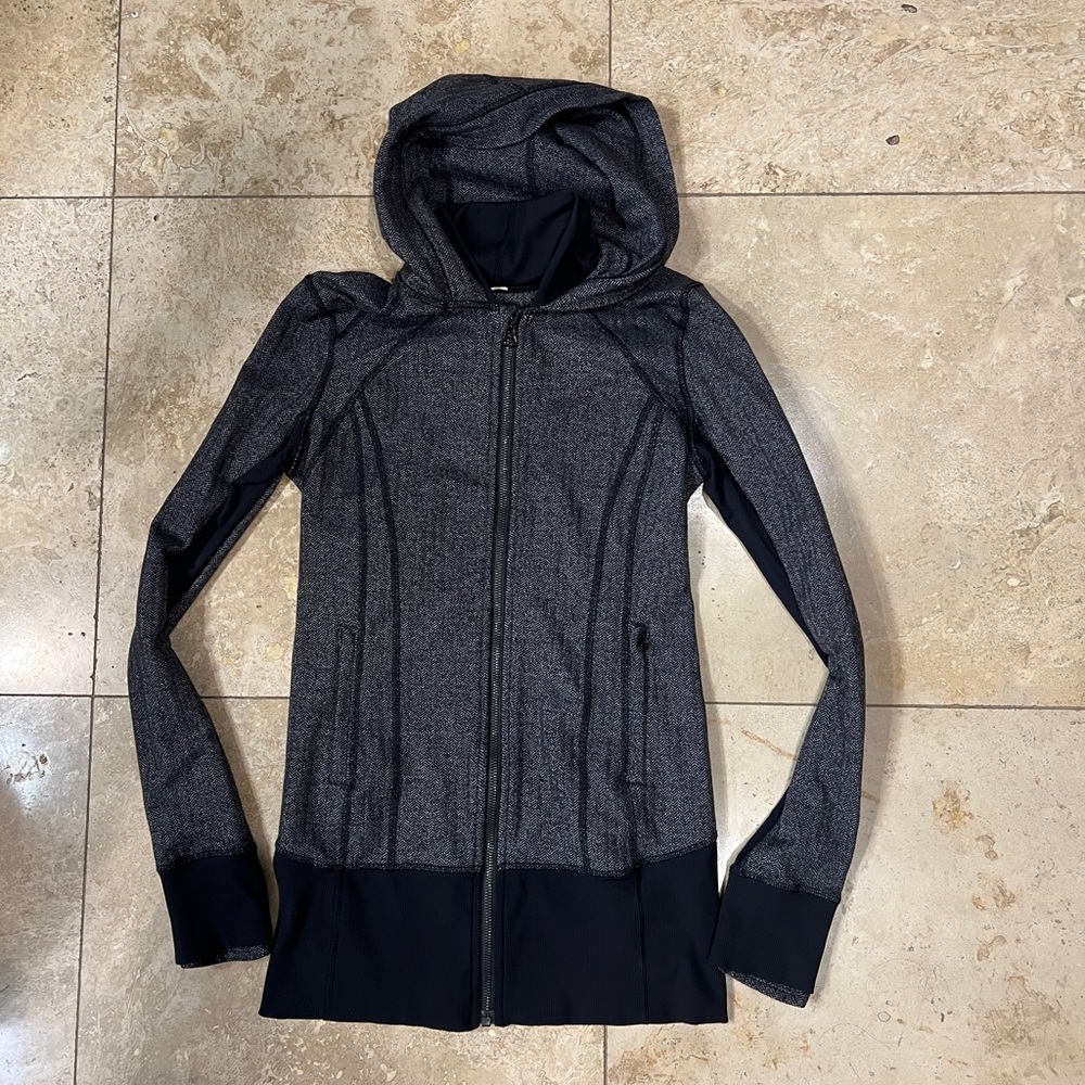Lululemon athletica daily practice jacket size 6